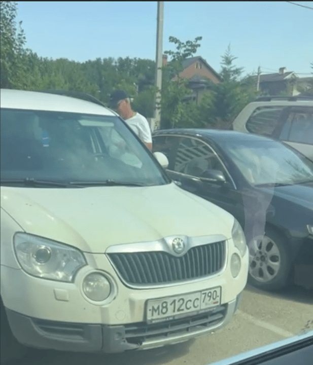 Registrován je vůz s číslem М812СС 790RUS Škoda Yeti