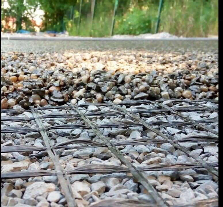 Síťovina pro zpevnění kamenného koberce